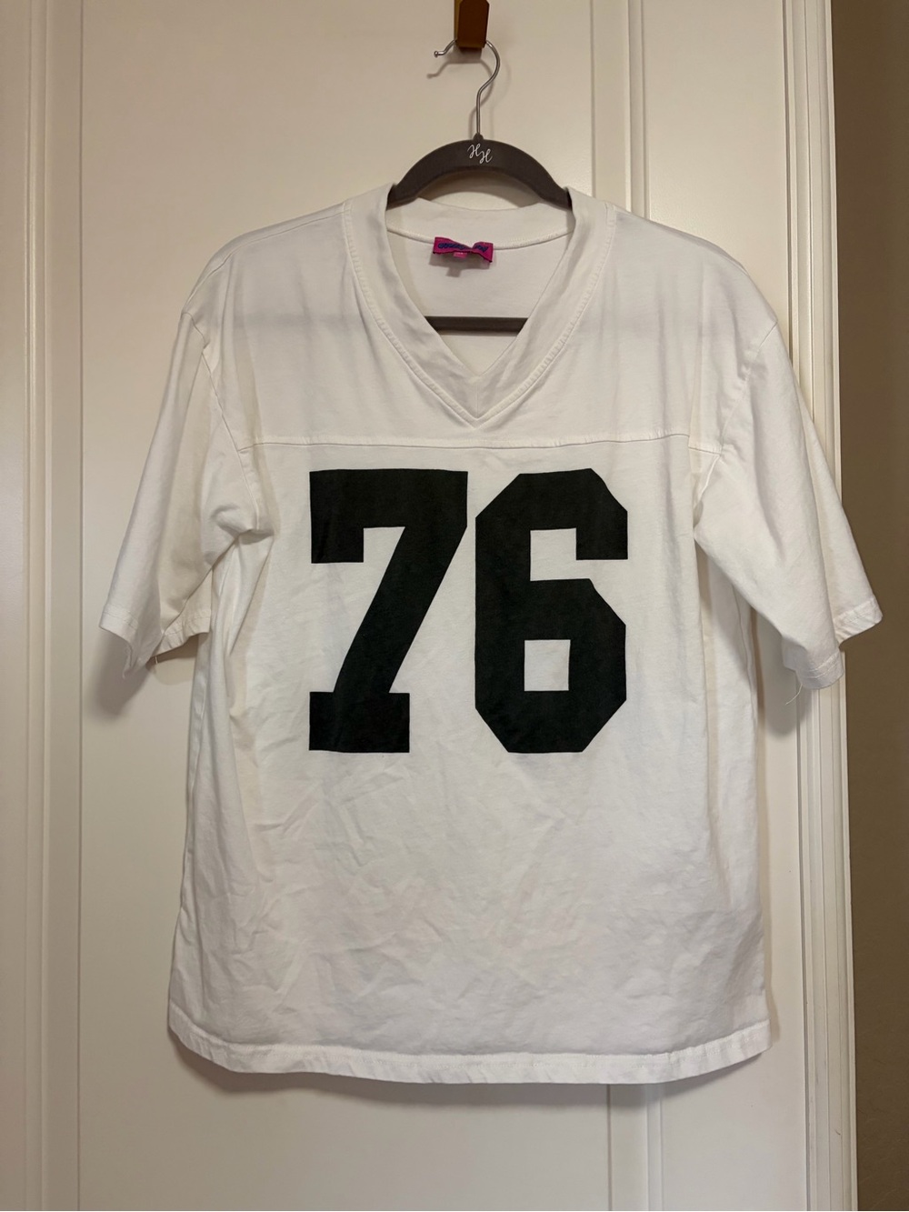 🏈Edikted Friday Night Lights White Oversized V-Neck Jersey Tee '76' 🏈